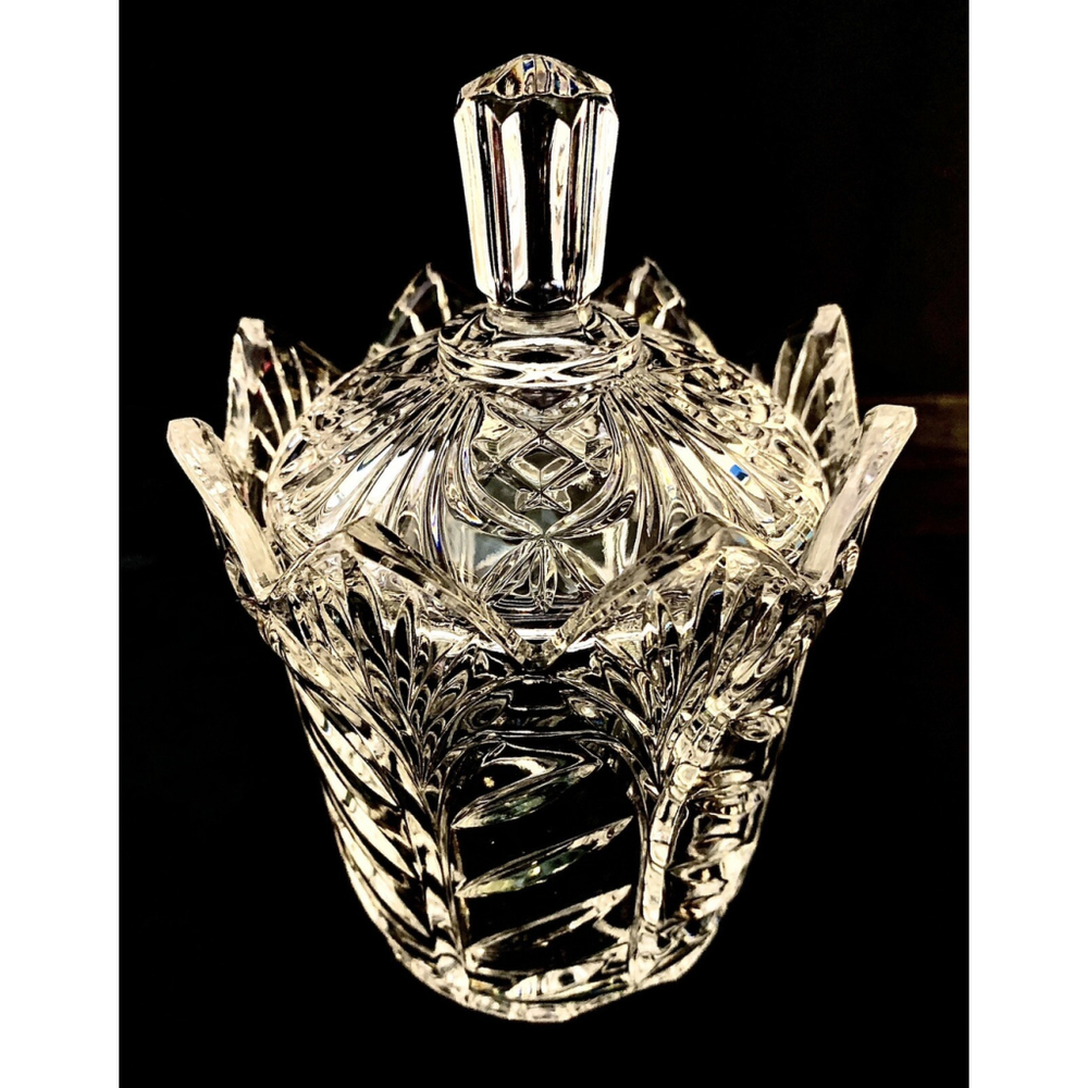 Exquisite Fifth Avenue Portico Crystal 6 1/4” Compote Candy Dish with Lid